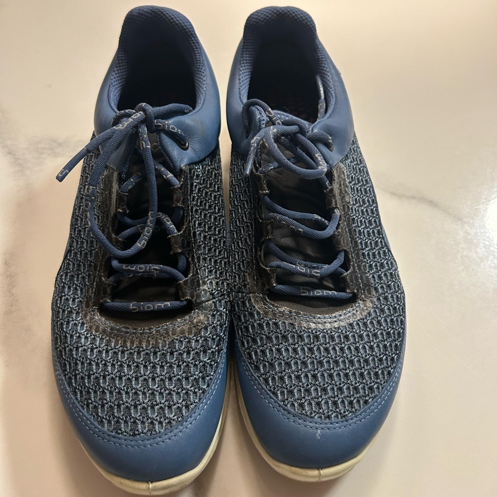Women’s Ecco Biom Fjuel size 7